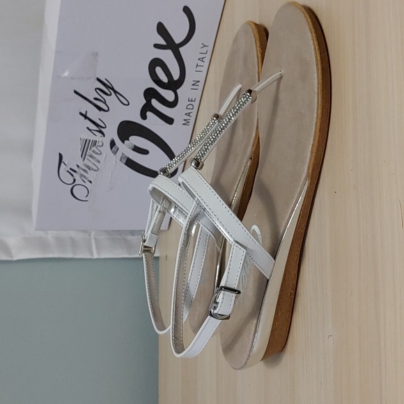 Onex "Ava" White Thong Sandals Size 7 New in Box - Picture 4 of 7